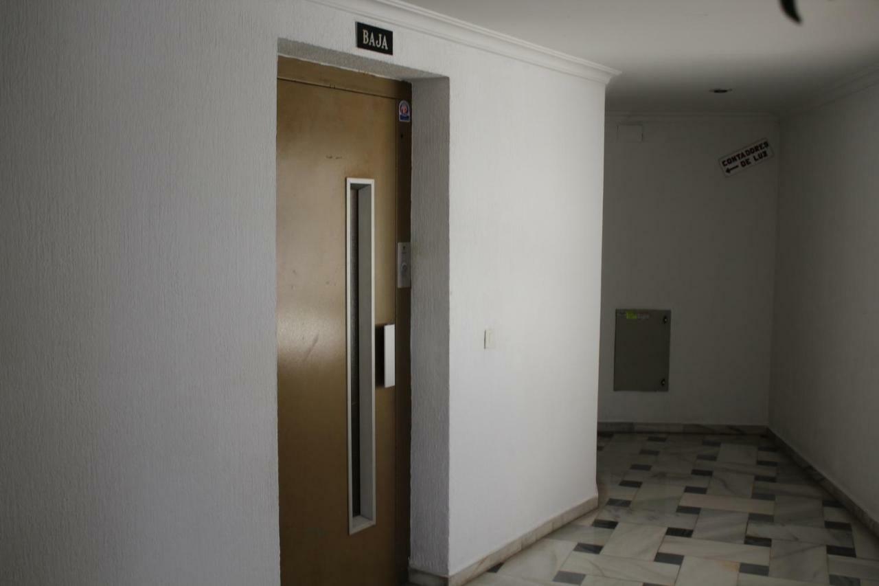 Apartamento Con Parking Gratuito Malaga Exterior photo